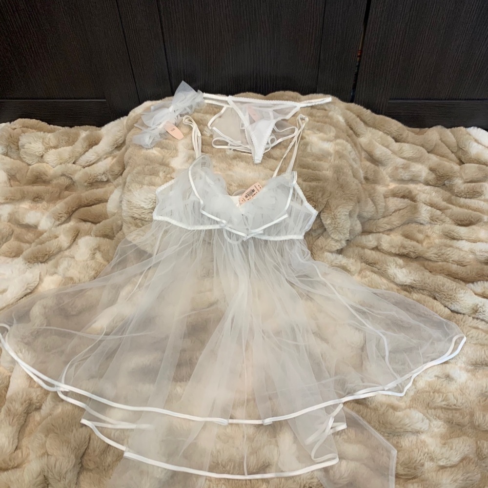 Victoria’s Secret Bridal lingerie set